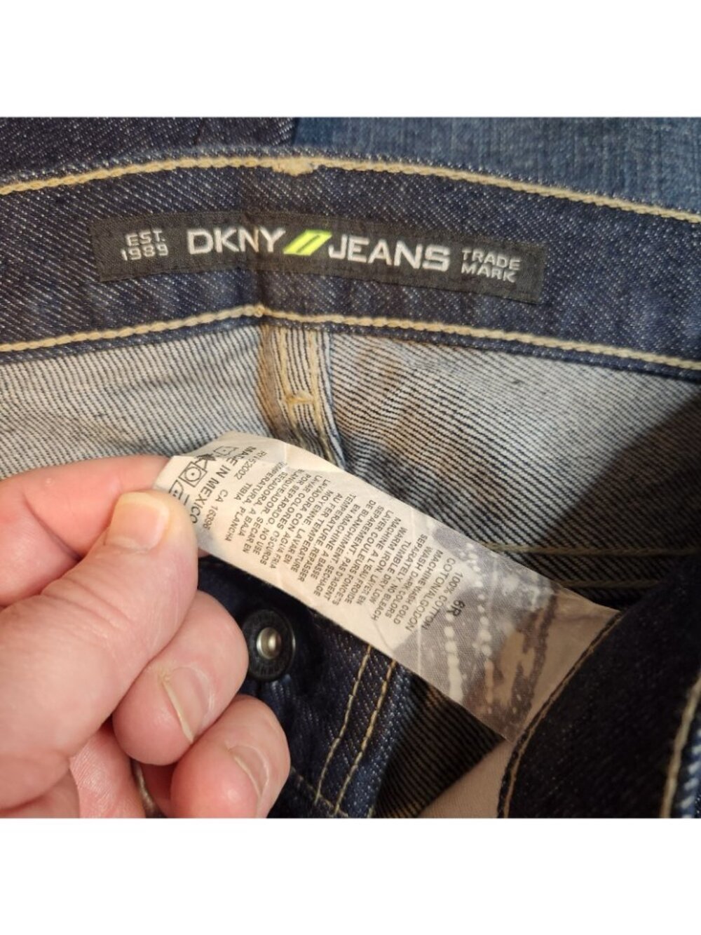 DKNY Jeans Dark Blue Straight Lg Mid Rise Denim Blue Jean Size 6 R LARGE 30 Wx32 - Picture 9 of 9